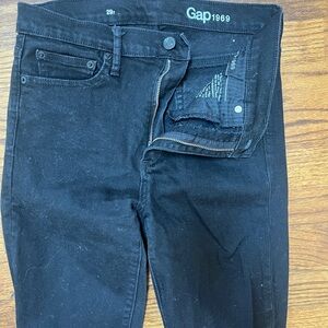 GAP Black Skinny Jeans Sleek and Versatile, size 29